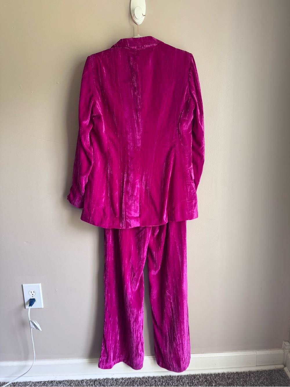 Nasty Gal Hot Pink Crushed Velvet Tailored BLAZER Suit Set 33 Inseam Size 8 - Picture 4 of 14